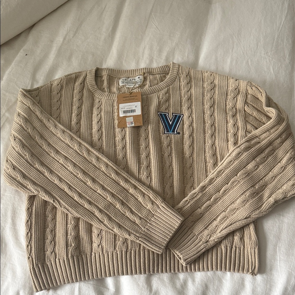 Villanova logo Beige Cable Knit Sweater